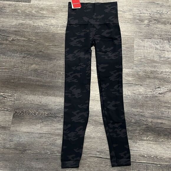 SPANX NWT Look at Me Now black camo leggings - m - Picture 8 of 10
